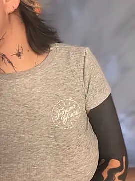 CarolQueen1  online show from March 21, 12:43 pm