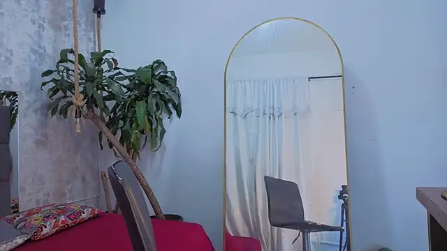 july quinzel online show from April 7, 4:58 am