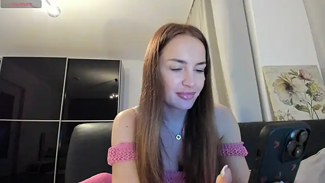 LunaWalter online show from March 17, 8:57 pm