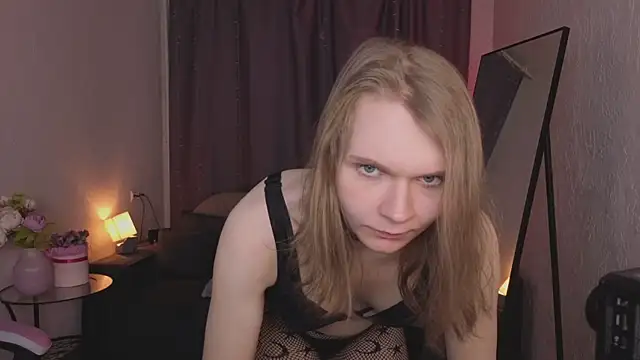 LoralAvery online show from March 21, 9:53 pm