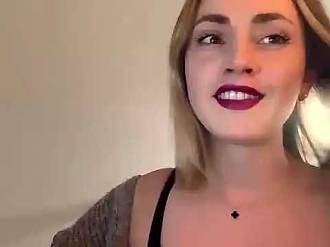 ScarlettSensitive online show from April 7, 3:14 pm