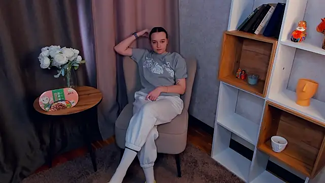 MikiBallance online show from March 11, 8:18 am