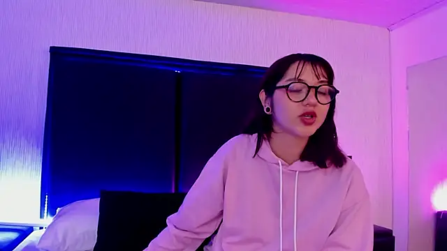 LilithBluum online show from April 18, 11:56 am