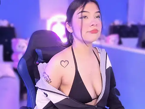 emelyporch online show from March 19, 6:07 am