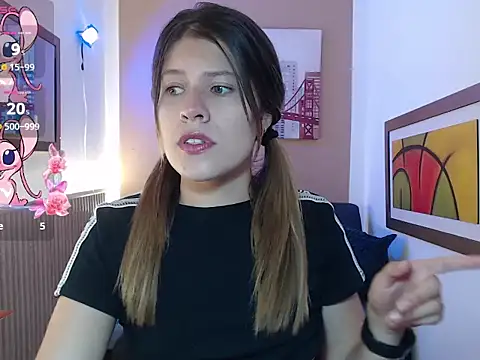 Moonna linnda online show from April 8, 1:57 pm