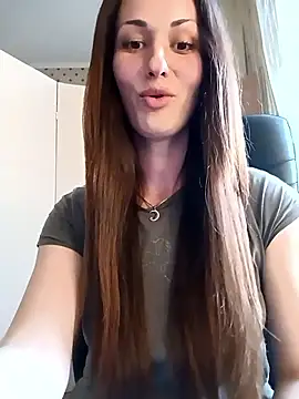 LunaCrystall online show from May 4, 4:33 pm