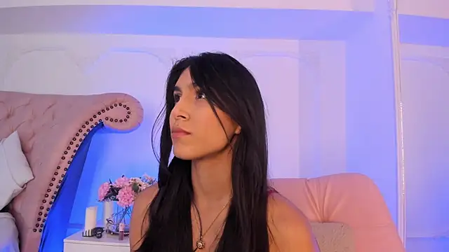 LucianaBlanco  online show from April 7, 8:55 pm