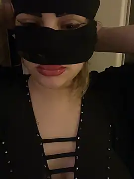 Mia 2026 online show from March 12, 8:33 pm