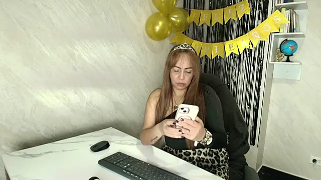 Helenn Moore online show from April 10, 1:50 pm