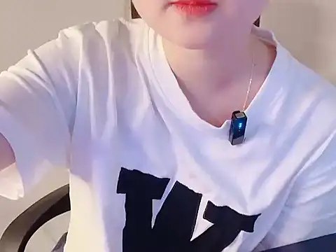 hunhun122 online show from March 26, 7:15 pm