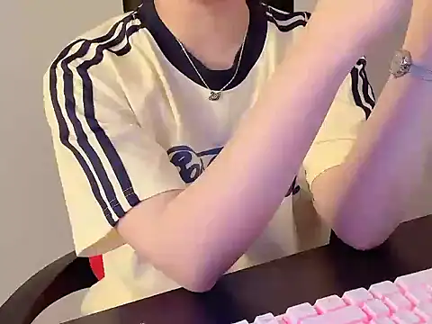 hunhun122 online show from June 11, 12:32 am