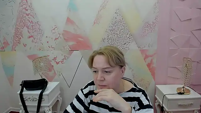 Gina helly online show from March 11, 12:31 pm