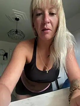 AtomBlondy online show from June 3, 6:58 am