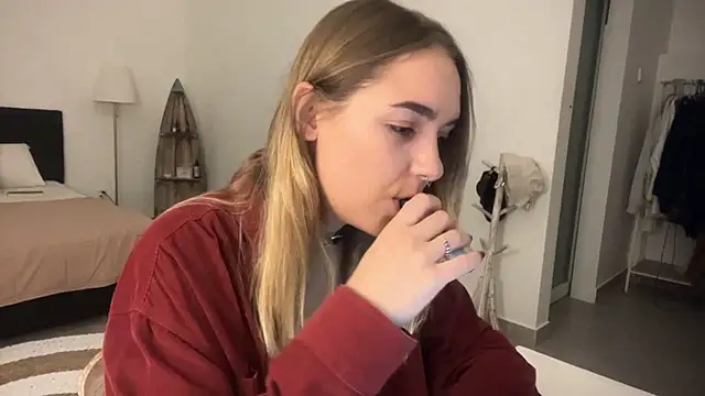 RoxyWet online show from March 20, 8:25 pm