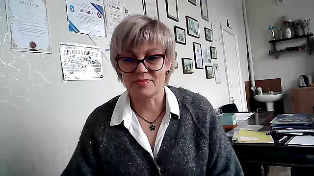 TatkaYang online show from April 21, 12:12 pm