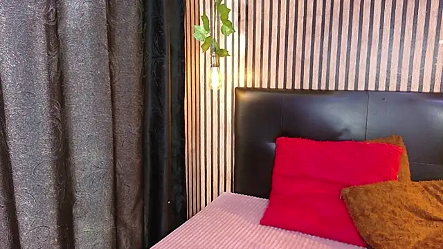 Sophia xoxo1 online show from April 18, 1:24 pm