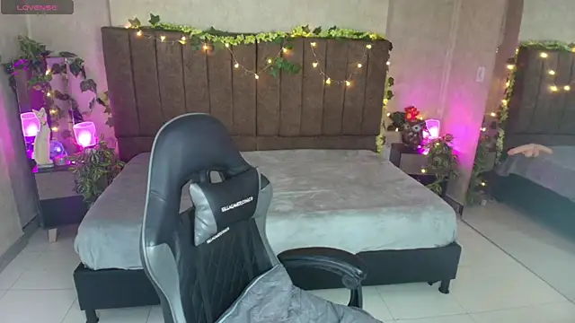 Julieth Caandy online show from April 19, 6:10 pm