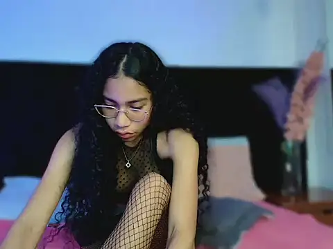 emaffox online show from March 25, 6:05 am