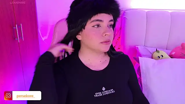 its persy online show from March 21, 9:42 pm