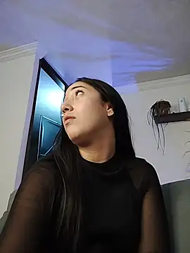 isabellaHill2 online show from April 24, 7:11 am