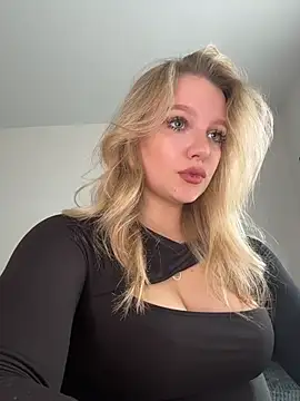 bettyloveu online show from April 28, 11:14 am