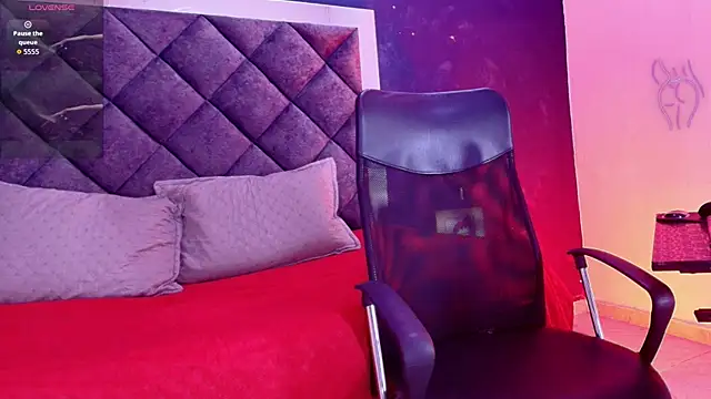 aidanaandvictoria online show from April 11, 12:42 pm