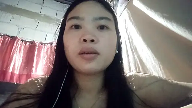 WhitneyUong online show from March 17, 1:04 pm