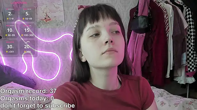 RileyNymph online show from April 30, 4:07 am