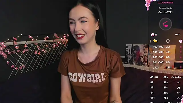 lizaa breeze online show from March 30, 5:45 pm