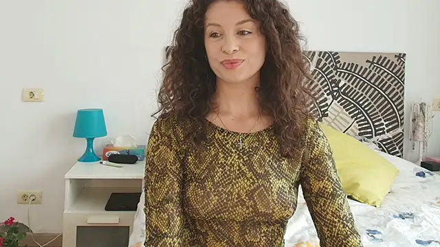 IreneBlue  online show from May 21, 7:39 am