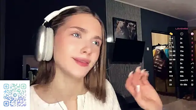 Veluxe online show from March 22, 4:02 pm