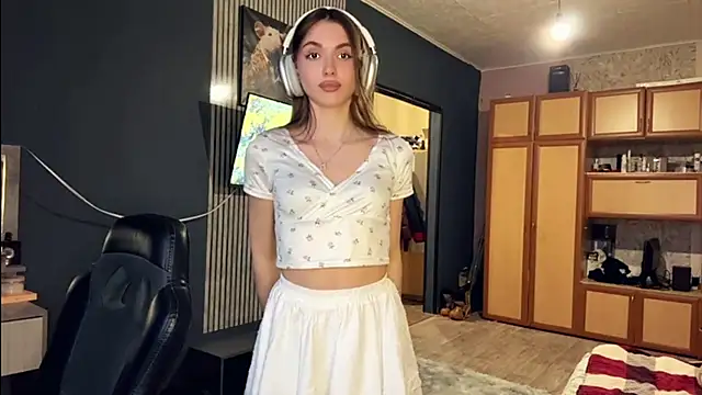 Veluxe online show from March 17, 3:27 pm