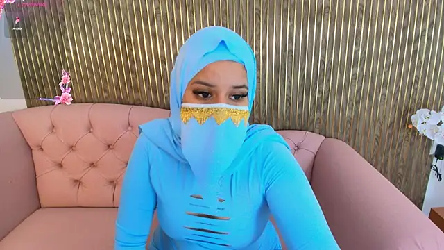 Aminaa Kaarim online show from March 18, 6:46 pm