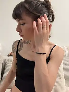 xsugarbabe online show from April 2, 6:27 pm