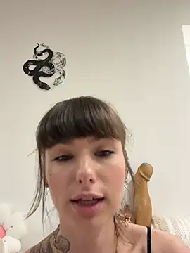 xsugarbabe online show from April 24, 8:00 pm