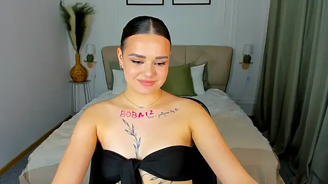 EvaRaider online show from April 18, 2:19 pm