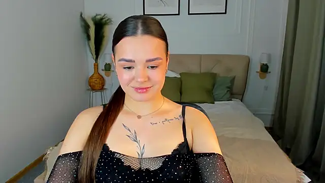 EvaRaider online show from April 20, 1:03 pm