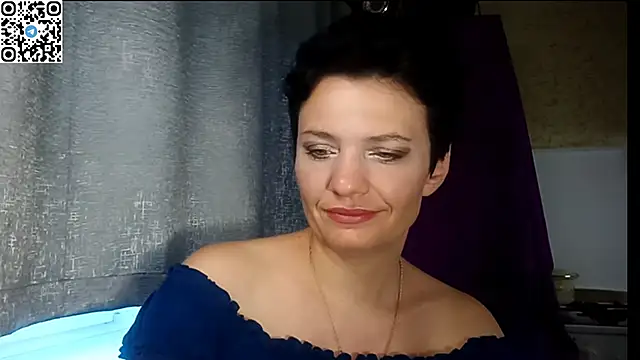 HotMamaQueen234 online show from June 22, 7:05 am