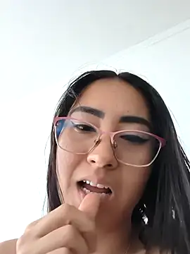 pamela25perez online show from March 16, 8:46 pm