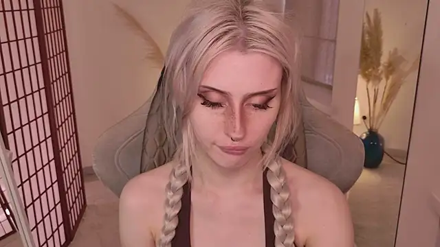 oh  lily online show from June 6, 2:12 pm