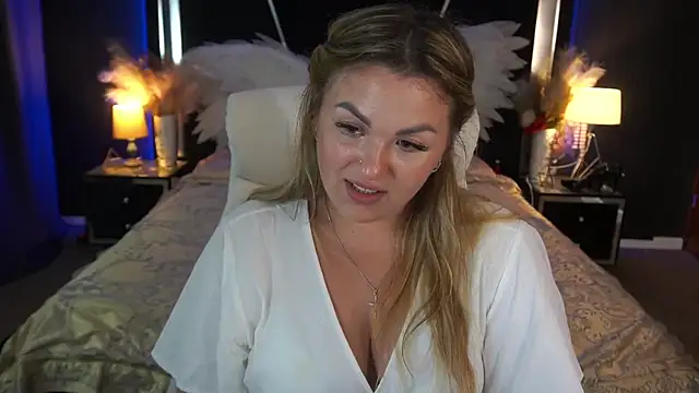 AlissyaGrayy online show from August 9, 7:17 pm