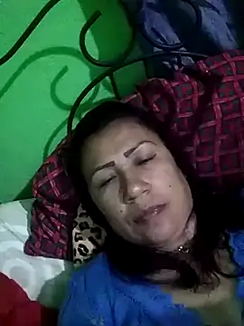 juliataylorhot online show from April 28, 2:09 am