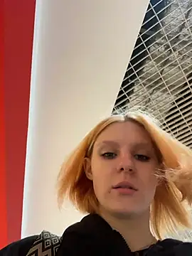 NinaParri online show from April 22, 3:25 am