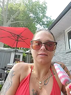 Couple qc online show from July 12, 6:42 pm