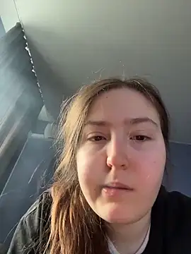 charmingggirl online show from April 6, 6:58 am