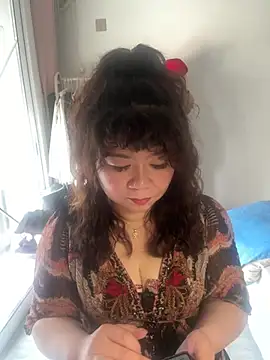 juzi198 online show from April 9, 6:30 am