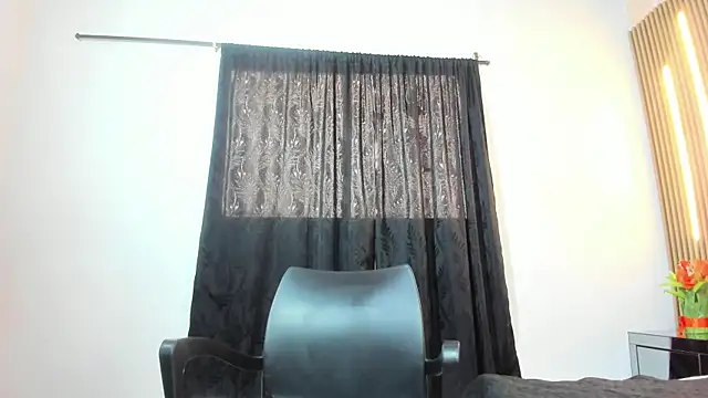 Lara Seduce online show from April 22, 7:33 pm