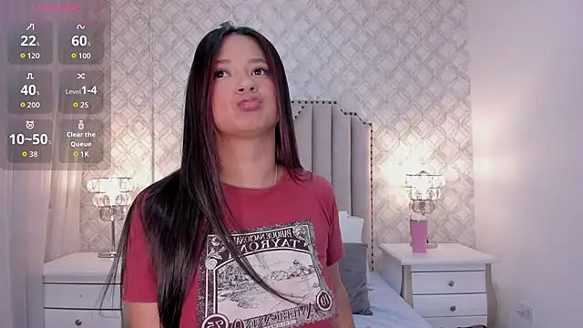 zoejenner  online show from June 18, 7:41 pm