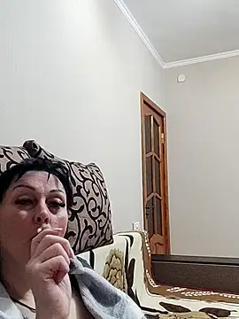 HelgaDennis online show from April 24, 8:55 pm