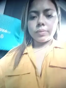 Yelii  online show from May 15, 6:32 pm